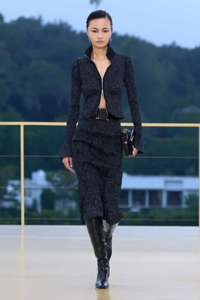 Look 24
